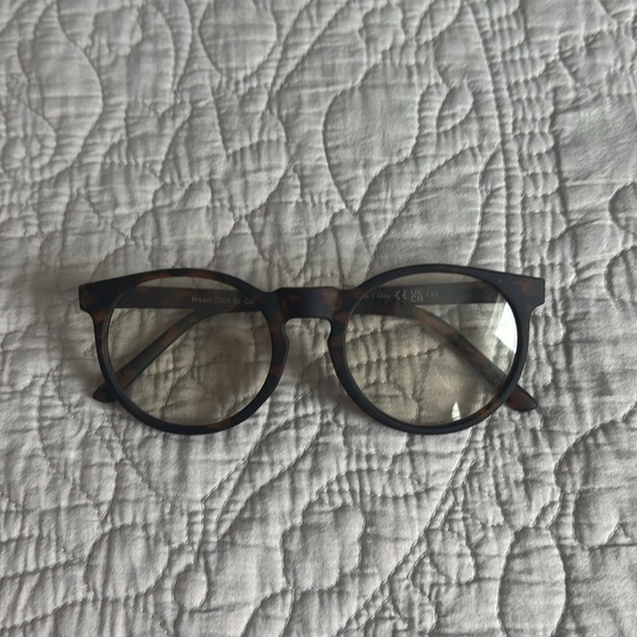 Goodr insert coin to continue blue light glasses - circle G - Picture 2 of 7